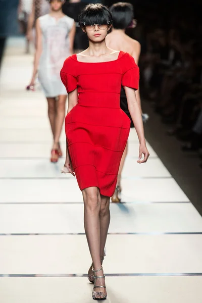 Look 32